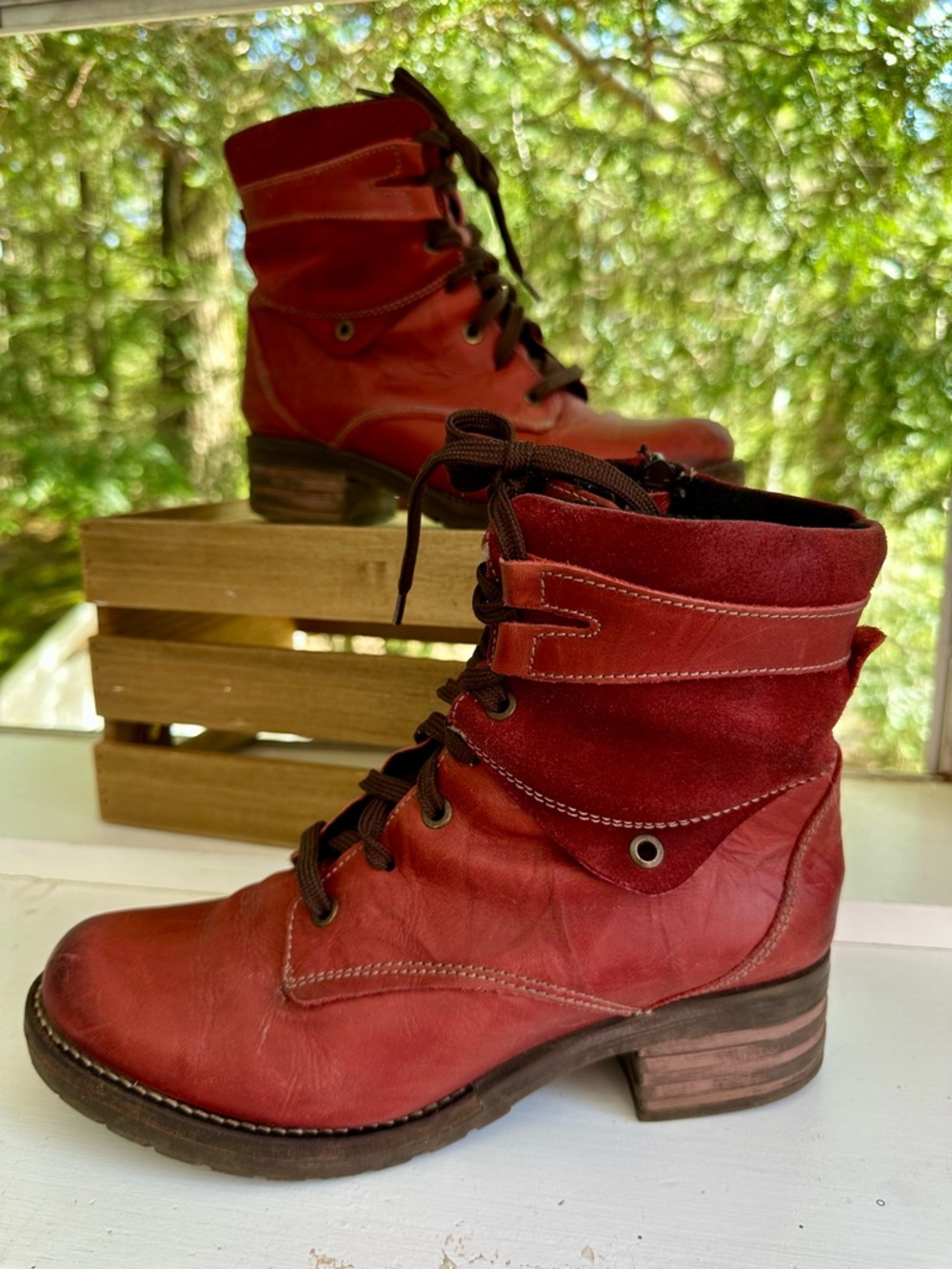 Dromedaris Red Kara Scrunched Leather & Suede Boot- 39